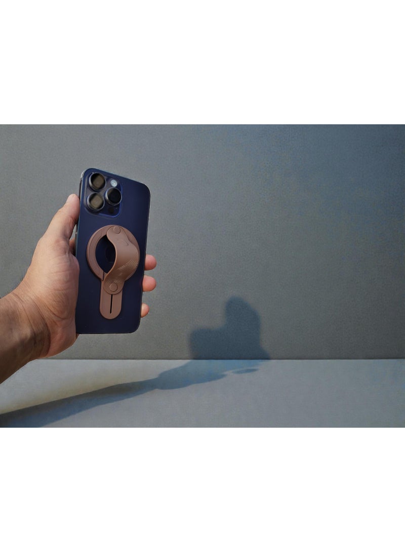 PAST WORLD Magnetic iPhone grip compatible with MagSafe, versatile, stylish and practical design, brown - Image 4